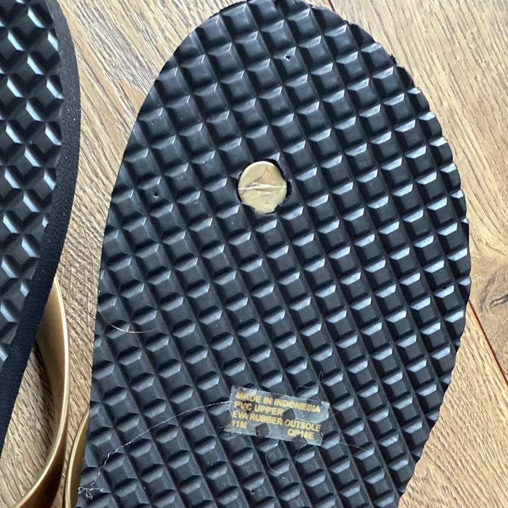 Michael Kors Gold Designer Flip Flops - NEW - Picture 5 of 6